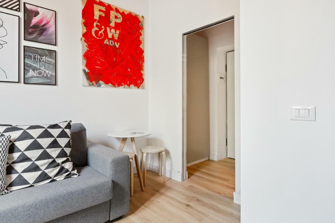 Modern And Cozy Apt In Porta Romana ミラノ エクステリア 写真