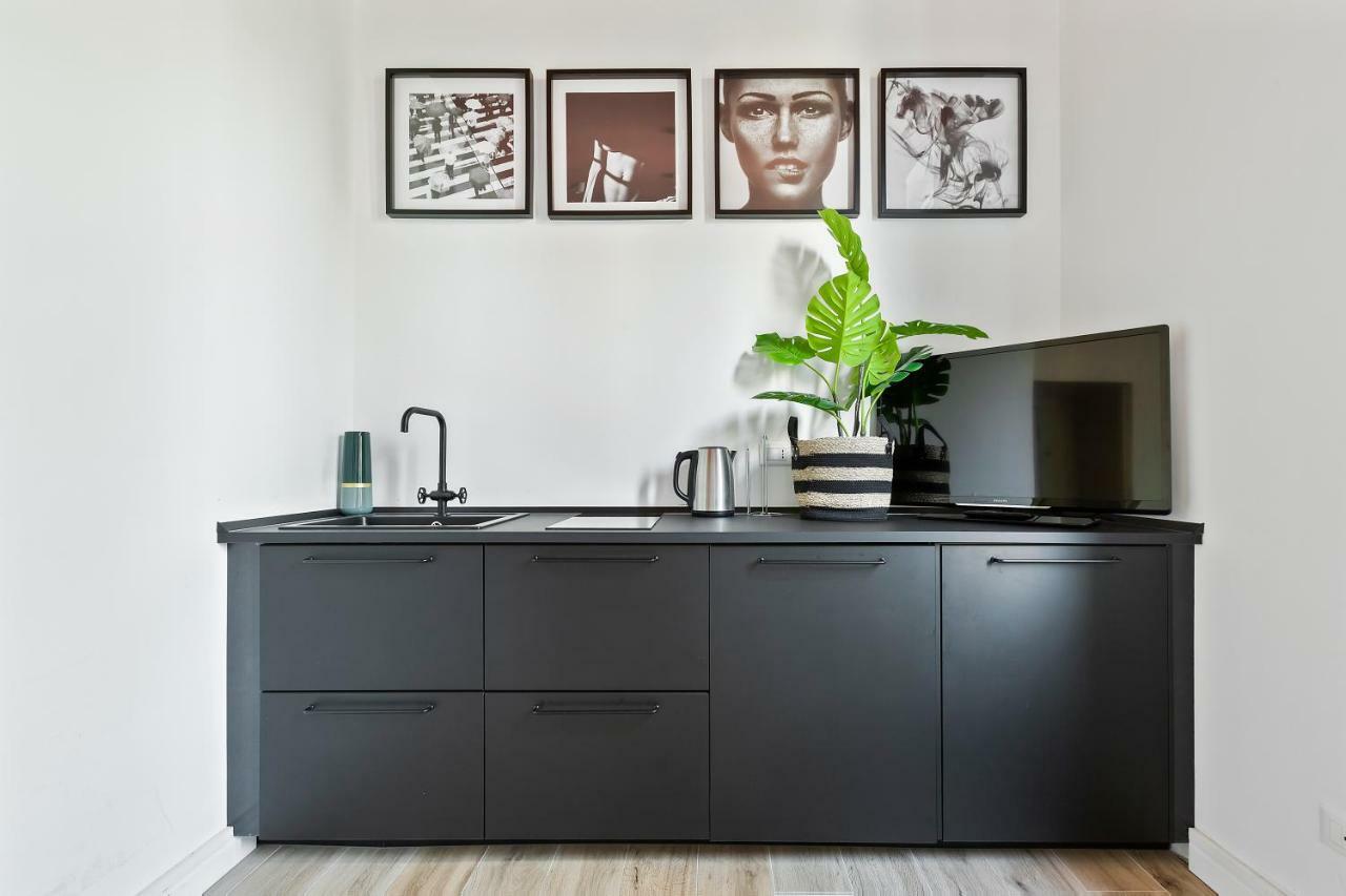Modern And Cozy Apt In Porta Romana ミラノ エクステリア 写真